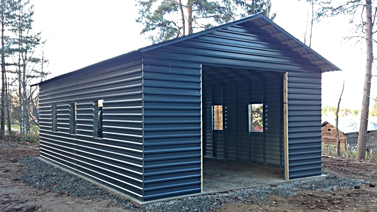 Pihavarastot ja tallit