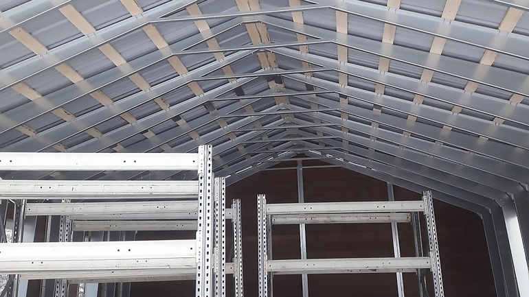 Pihavarastot ja tallit